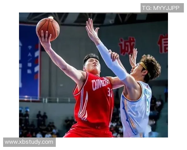 重庆篮球队中路突破革新探索新战术提升球队竞争力与观赏性