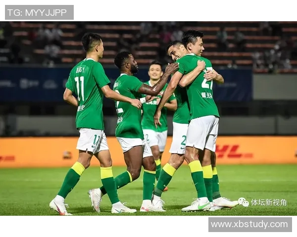 广州篮球队在世界锦标赛中以99分稳居积分榜首位展现强劲实力