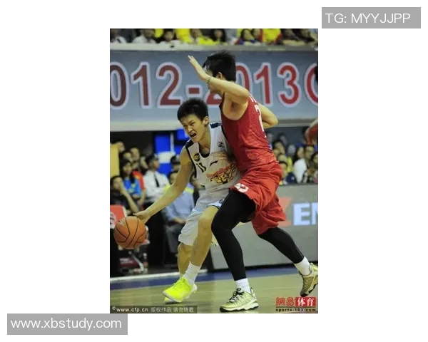 对话杨秀英：回顾她的篮球生涯与成长历程的精彩瞬间