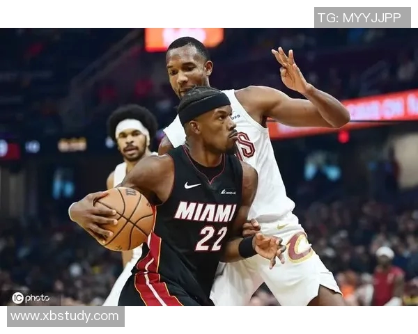 吉米巴特勒带领热火队重返巅峰展现领袖魅力与团队精神 吉米巴特勒带领热火队重返巅峰展现领袖魅力与团队精神