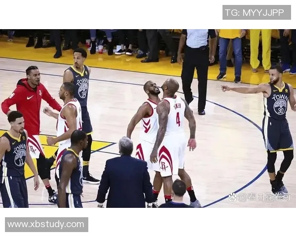 勇士队与灰熊队激战加时赛争夺季后赛关键胜利的精彩瞬间
