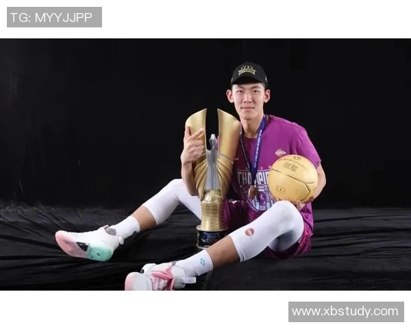 斯库特亨德森的崛起之路:从青涩新星到篮球未来的领军人物 斯库特亨德森的崛起之路:从青涩新星到篮球未来的领军人物