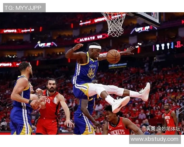 火箭与勇士的激烈对决12月2日NBA赛场精彩瞬间回顾 火箭与勇士的激烈对决12月2日NBA赛场精彩瞬间回顾